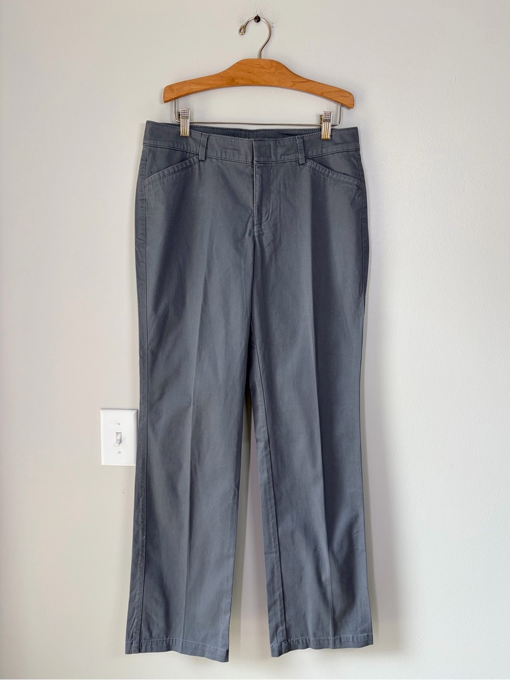 Dockers Gray Pleated Straight Leg Stretch Slacks Work Wear Career Wear Office